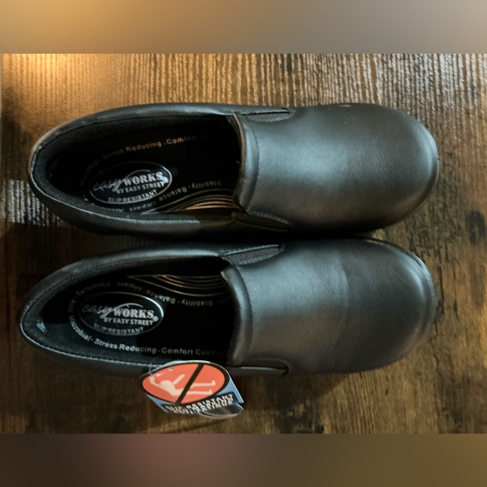 Easy Works by Easy Street Womens Lead Black Faux Leather Clogs Shoes New
